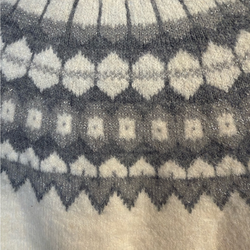 Gap Kids Fair Isle Sweater – Size 4/5 – Cozy Lightweight Winter Knit - Picture 5 of 5